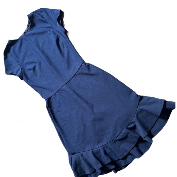 DESIGN LAB/LORD & TAYLOR NAVY BLUE SHORT SLEEVE FITTED MINI DRESS W/ RUFFLE HEM - Picture 2 of 6